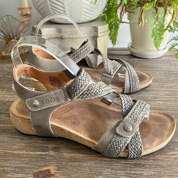 Taos | Trulie Lightweight Leather Sandal Woven Leather Womens 7 - 7.5 Dk Grey - Picture 4 of 12